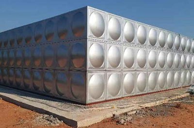 Insulated water tank